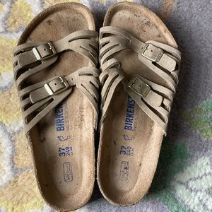 Birkenstock sandals EUC